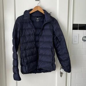 Uniqlo Ultralight Down Navy Hooded Puffer Size Small